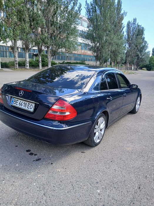 Mercedes-Benz e-class w211
