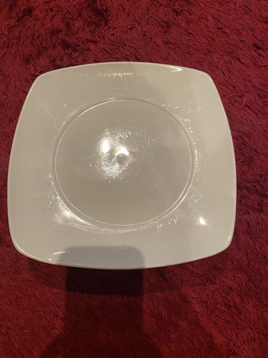 4 White Plates64750739300610122