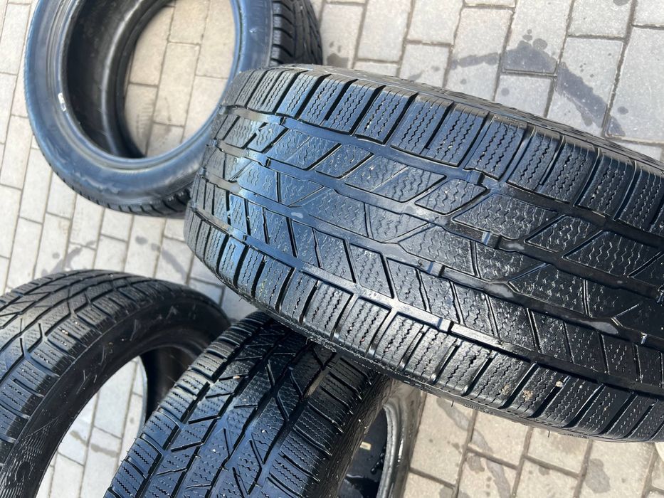 Продам зимову резину 225/50 r17