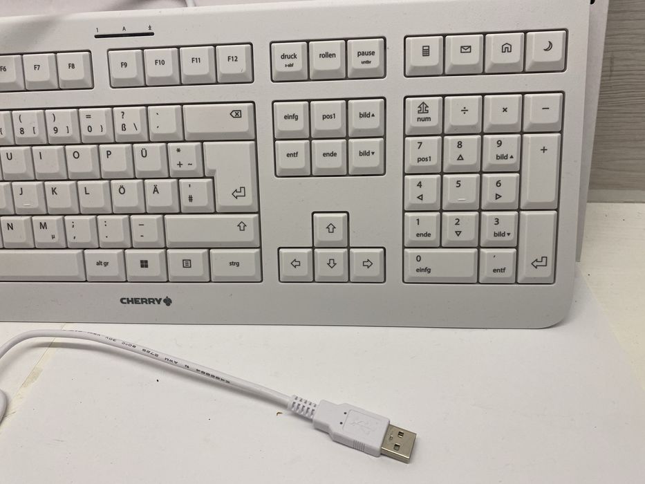 Клавіатура   ( нова) CHERRY KC 1000