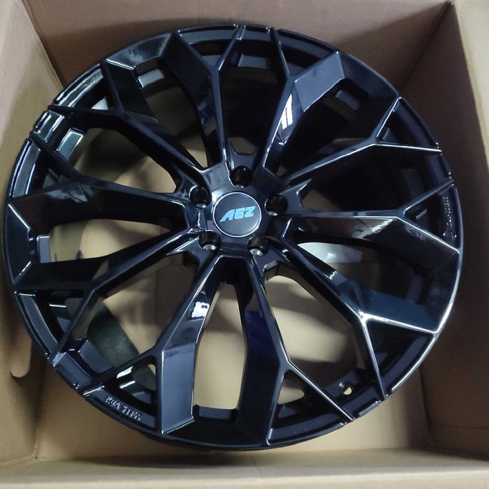 Felga 9,5x22 5x112 ET37 AEZ LEIPZIG BLACK  ALE2N8BA37E