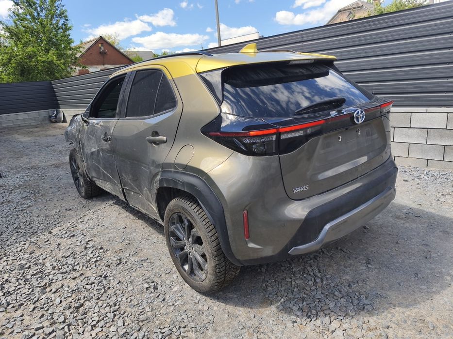Toyota yaris cross 2025рік гібрид