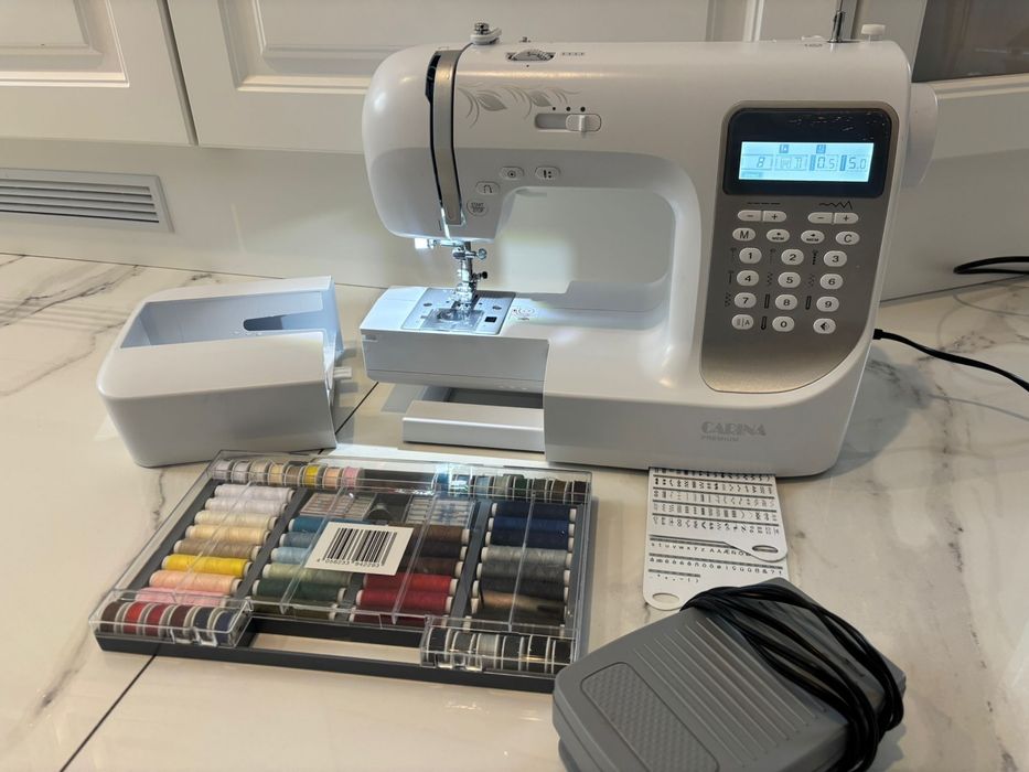 Piękna komputerowa maszyna do szycia