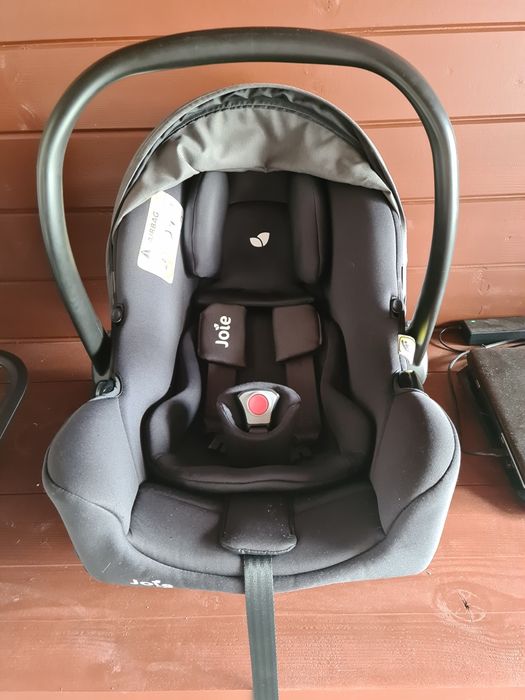 Fotelik samochodowy z bazą