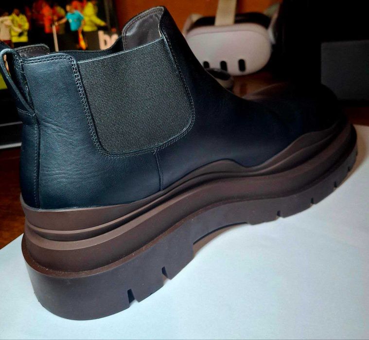 Bottega Veneta Black & Brown Low 'The Tire' Chelsea Boots