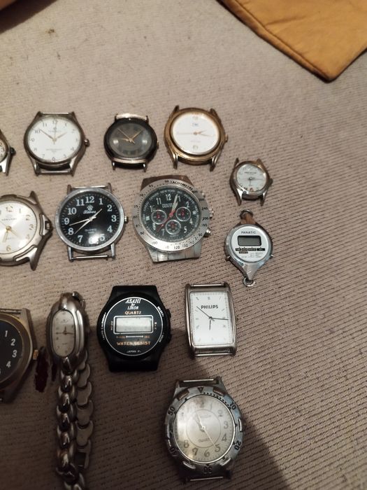 Zestaw zegarków różnych