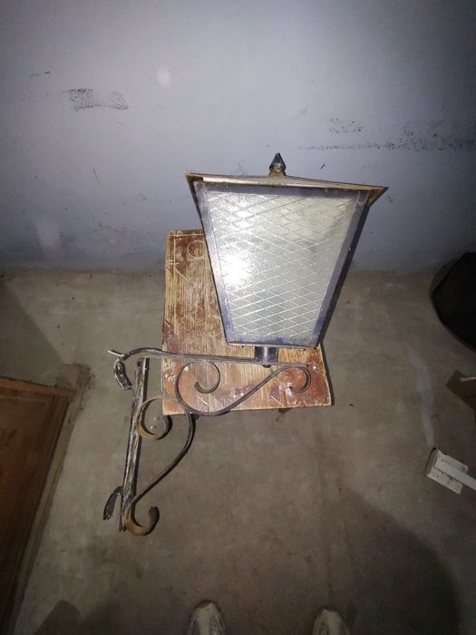 Прибудинковий ліхтар