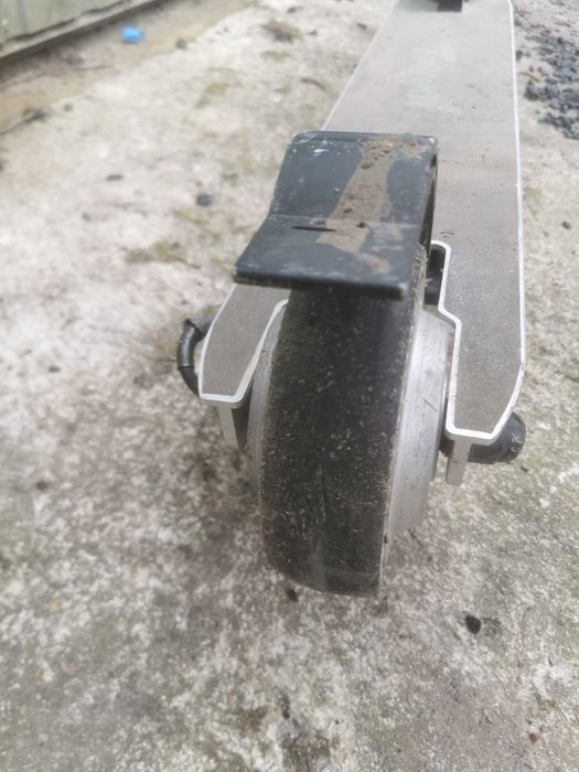 Hulajnoga elektryczna