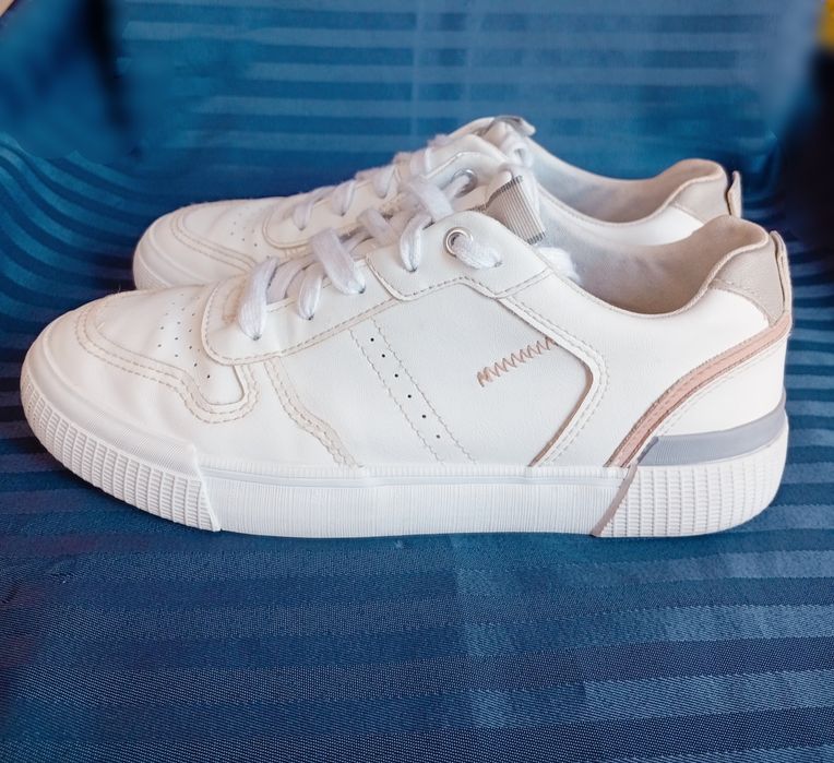Buty sportowe damskie 37