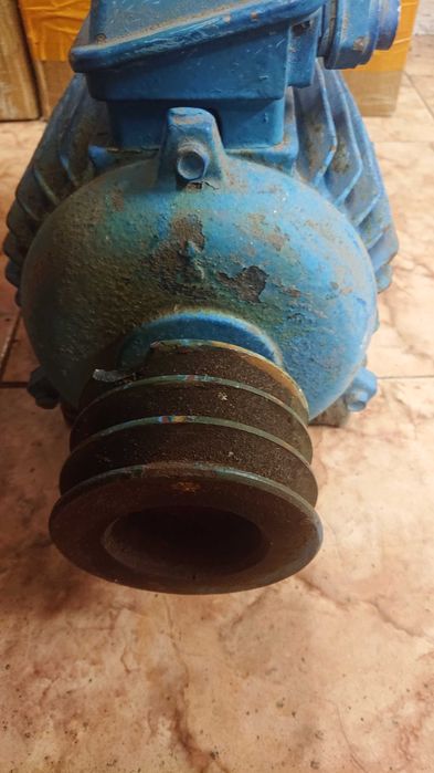 Три двигуна - асинхронні СССР.