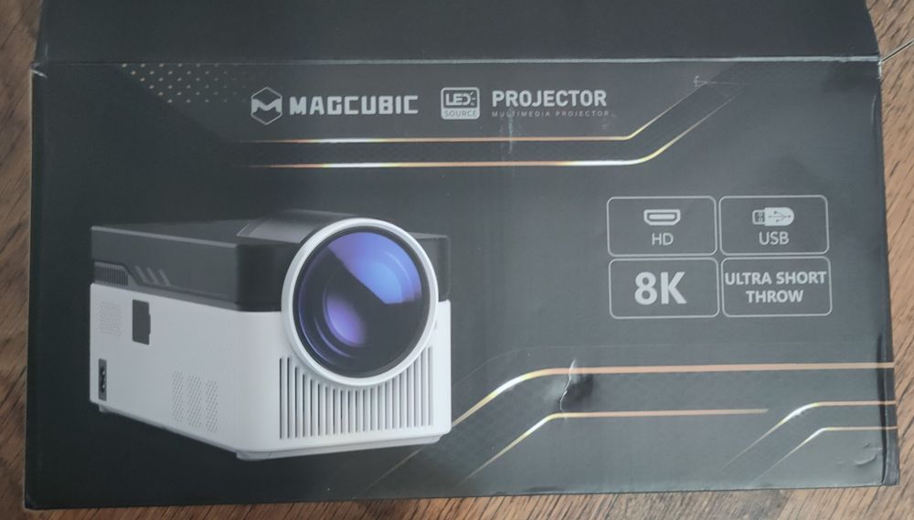 Проєктор Magcubic