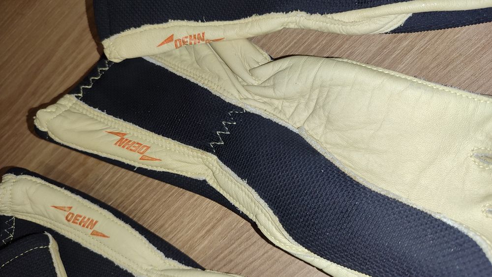 Перчатки защитные электрика