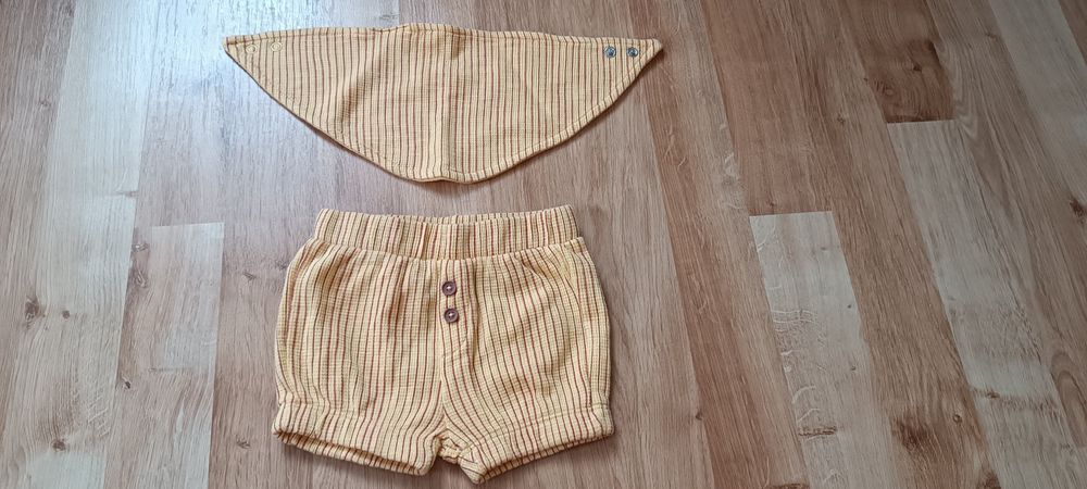 Komplet spodenki niemowlęce + chustka