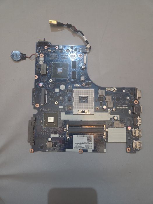 Sprzedam uszkodzoną plytę główną do laptopa Lenovo G500s