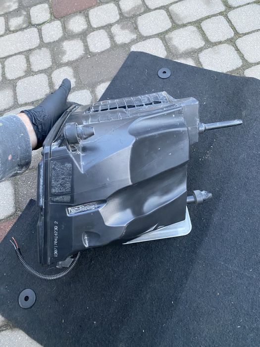 Корпус повітряного фільтра audi a4 b9 розходомір повітря 8W0133837Q