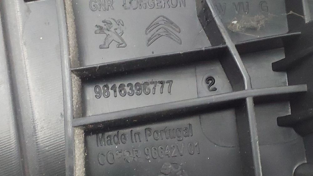 Plástico genérico PEUGEOT Partner (K9)