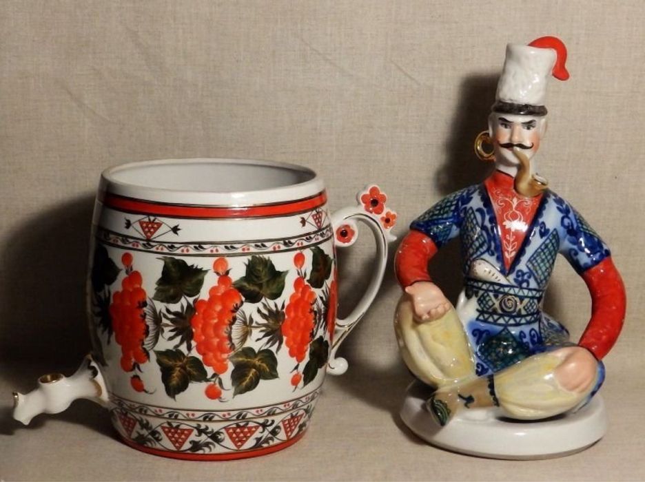 «КАЗАК МАМАЙ НА БОЧКЕ» Коростень авт. Трегубова скульптура фарфор СССР