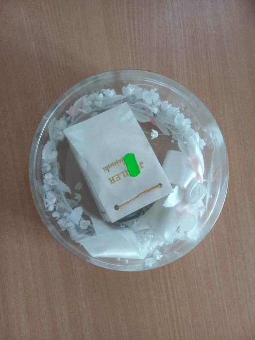 Wianek I owijka na świecę na Komunię Świętą.