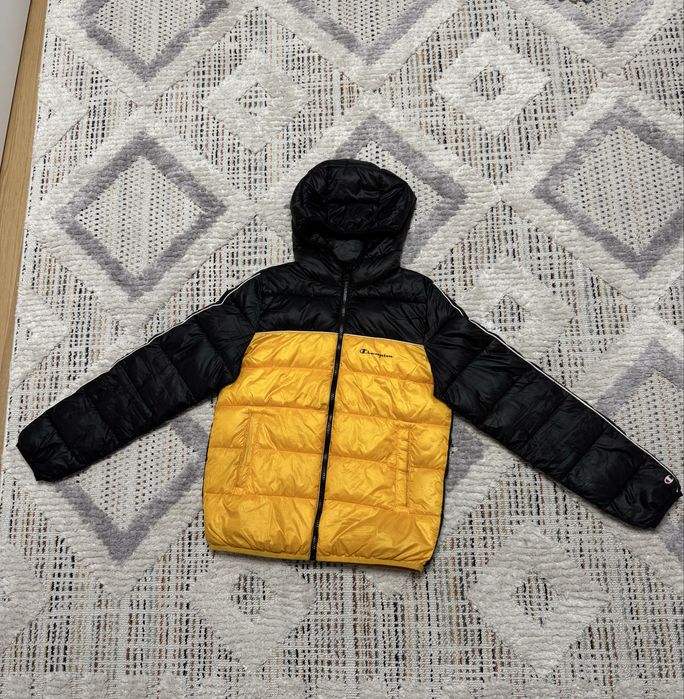 Жёлтая куртка Champion