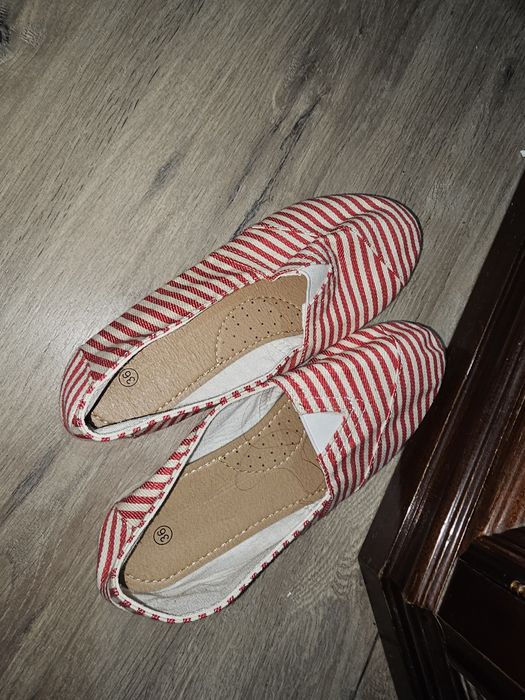 Alpercatas vermelhas  novas