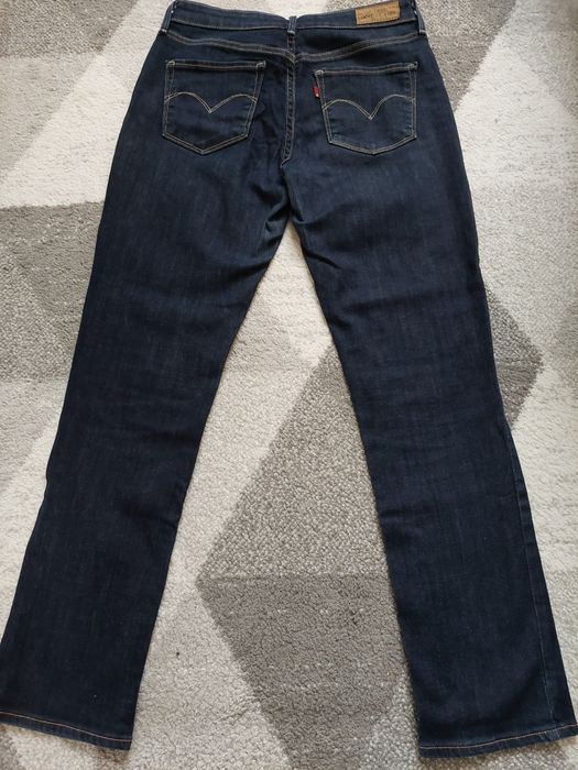 Jeansy Levi Strauss 28 demi curve