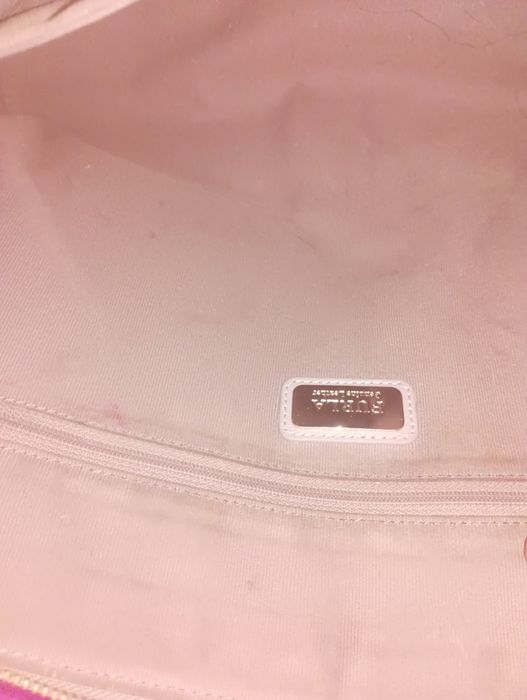 CarteiCarteira Furla Arianna Tote em Pele Saffiano (impecável)
Vendo carteira original Furla, modelo Arianna, e