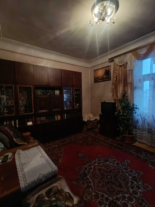 Продам 2 квартиру Новая Бавария центр ул.Китаенко,4 сталинка ц30т.д