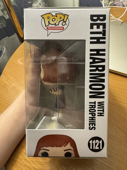 Beth Harmon with trophies 1121 Funko Pop