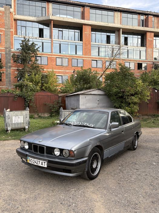 Продам бмв е34 .