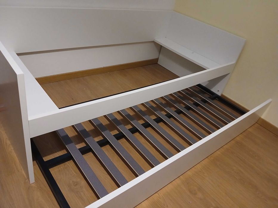 Cama dupla p/ colchões 1.90*90