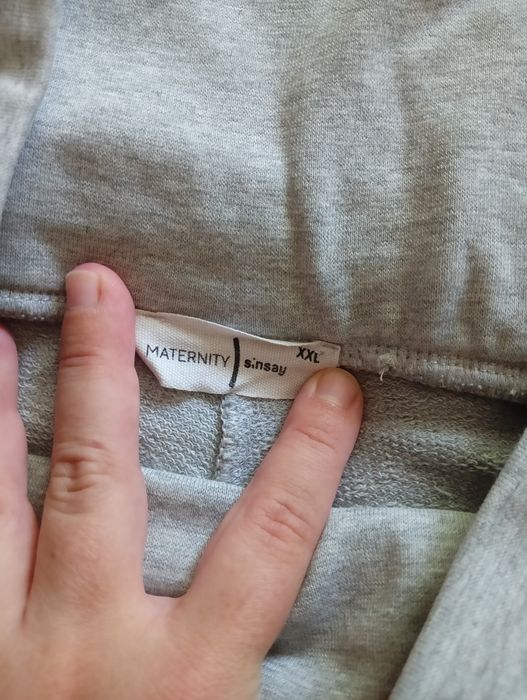 Krótkie spodenki dresowe ciążowe Sinsay Maternity