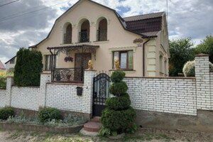 Здається чудовий 4 кімнатний Будинок на Старому Місті.