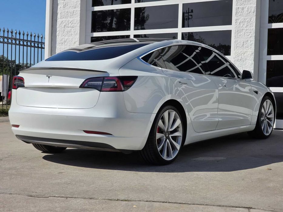 Tesla Model 3 Long Range      2019