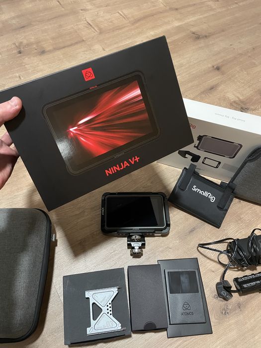 Ecra Atomos Ninja V Plus + Extras