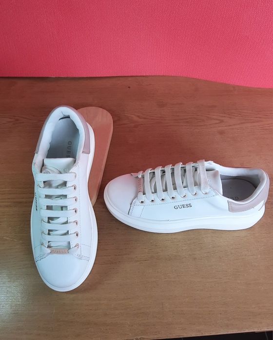 Кросівки-снікерси GUESS, 35р.