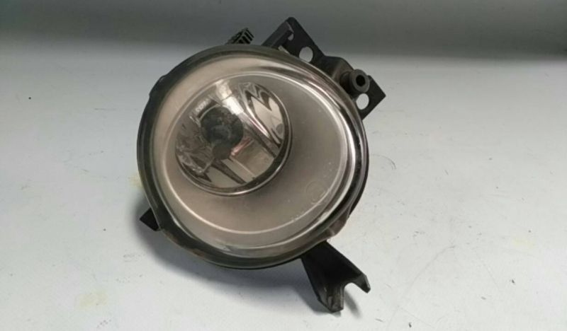 Farol nevoeiro frente esquerdo VOLKSWAGEN Touareg (7L)