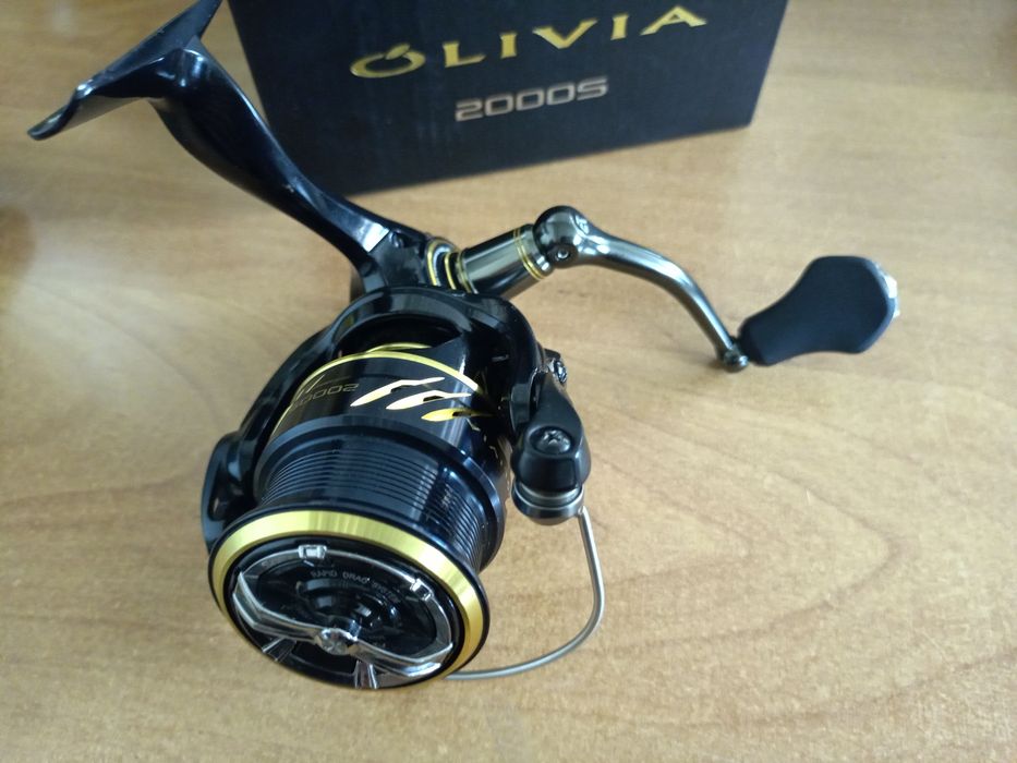 Kołowrotek Azura Olivia 2000S