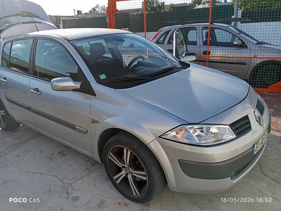 RENAULT Megane do ano 2005 mês 07 , em perfeitas condições