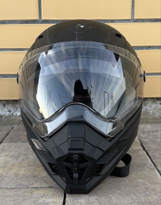 Чорний матовий шолом