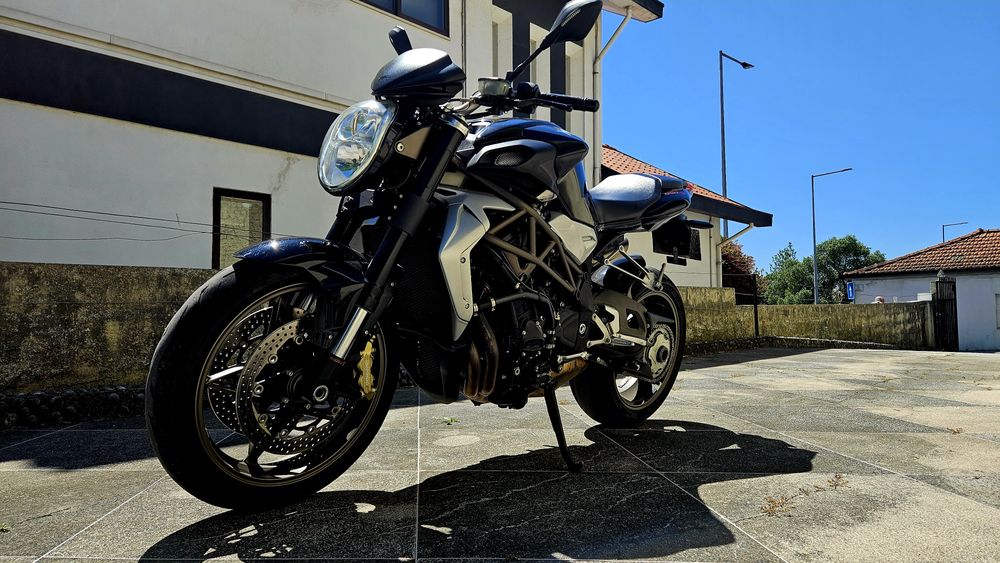 MV Agusta Brutale 990R