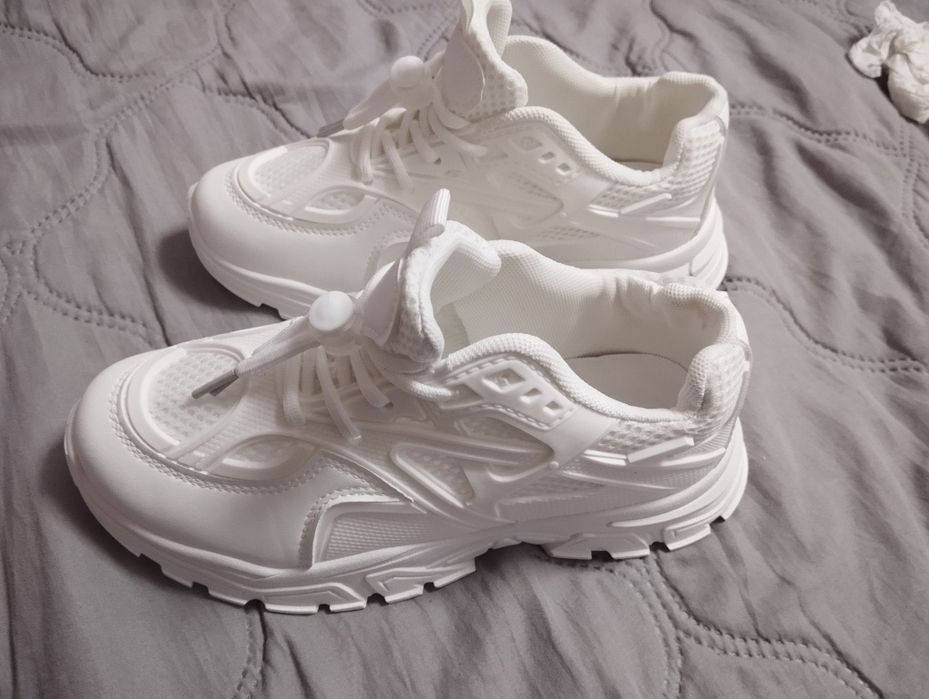 РОЗПРОДАЖ Ботинки, сапоги зимові,кросівки, для дітей,для дівчат і хл