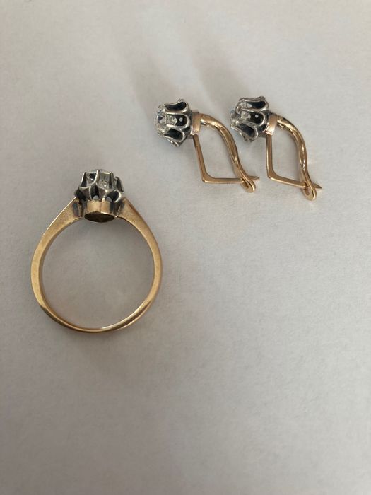 Кольцо и серьги с бриллиантом