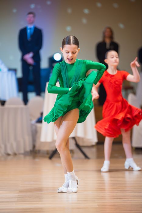 Сукня бейсік для дівчаток