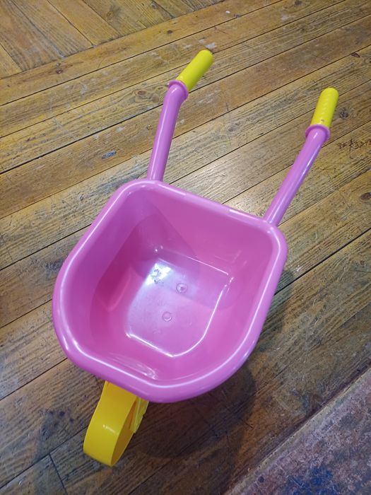 Carrinho de mão rosa