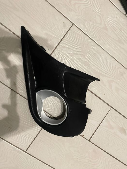 Решітка бампера для протитуманки на  Volkswagen Touareg