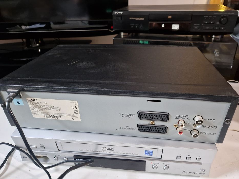 Magnetowid VHS  Lifetec LT 8910-stereo, 6 głowic