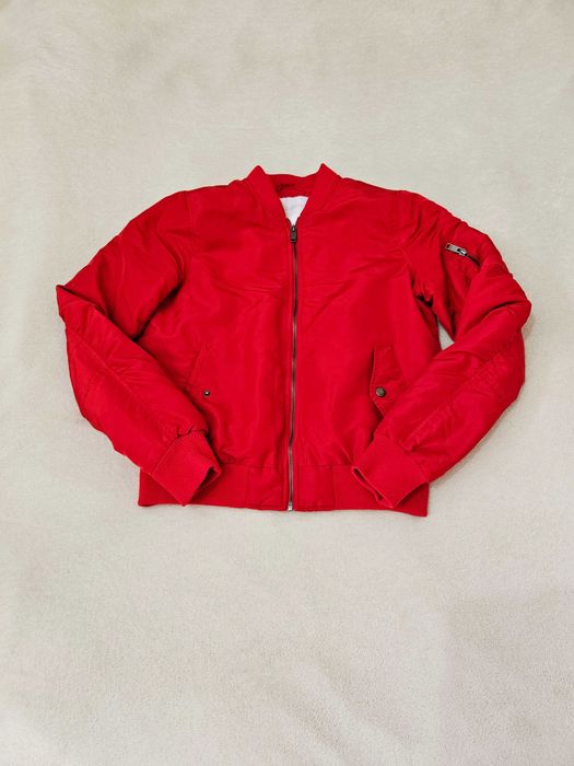 Kurtka bomberka damska Cropp M 38 czerwona | kurtka przejściowa z kieszeniami pilotka | krótka kurtka ze ściągaczami casual streetwear retro