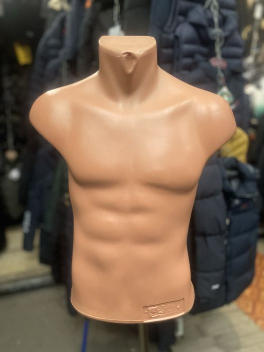 Манекени-тулуби чоловічі та жіночі