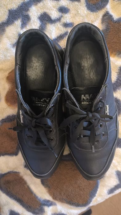 Жіночі шкіряні кросовки