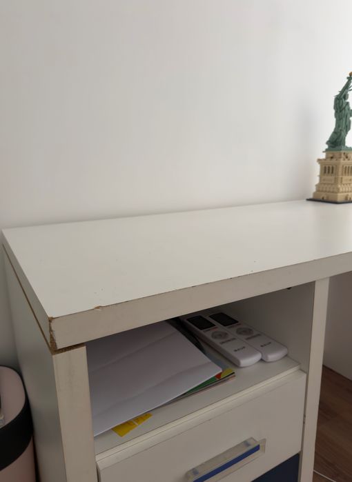 Secretária de estudo / trabalho